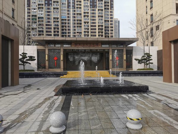 苏州吴江运东大运河府学校附近,河府,精装修4房2厅2卫2800月,河景房.