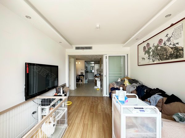 【多图】锦苑公寓,虹桥路租房,店长力荐!十号线地铁口!精装三房!