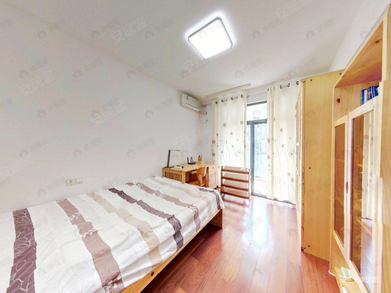 单层九十八平 精装自住 人文社区不可居无竹,中天金海岸二期俊仕苑