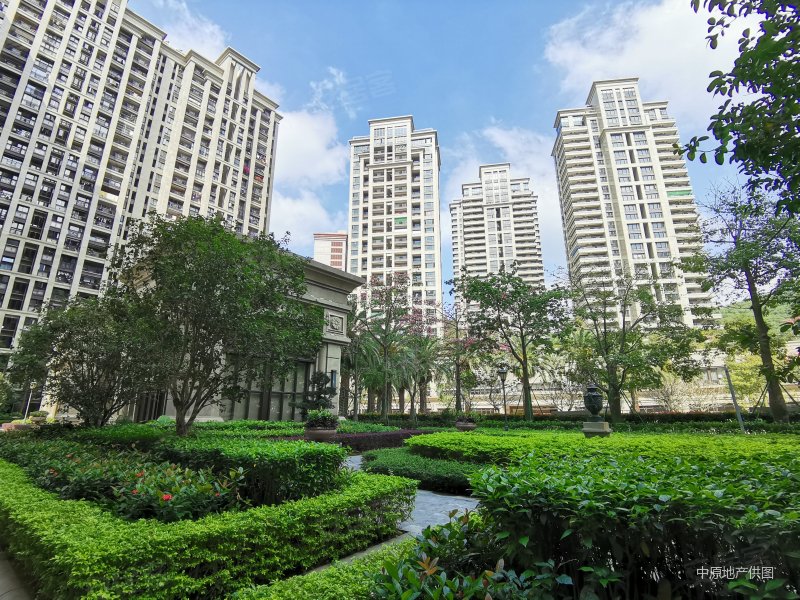 山语清晖花园4室2厅3卫212㎡东西2250万