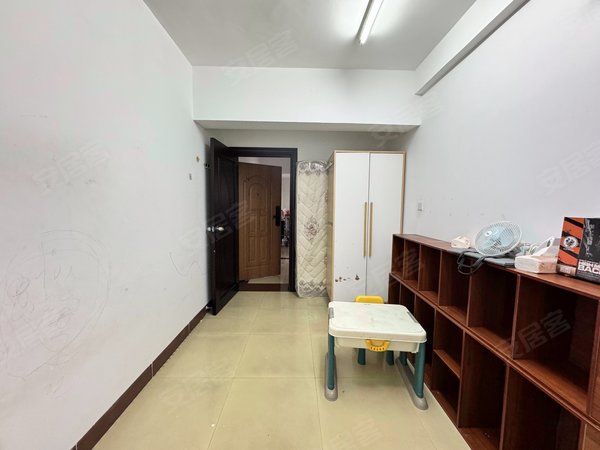 【多图】金禧大厦,陈家祠租房,陈家祠地铁对面 院长电梯大四房 三阳台