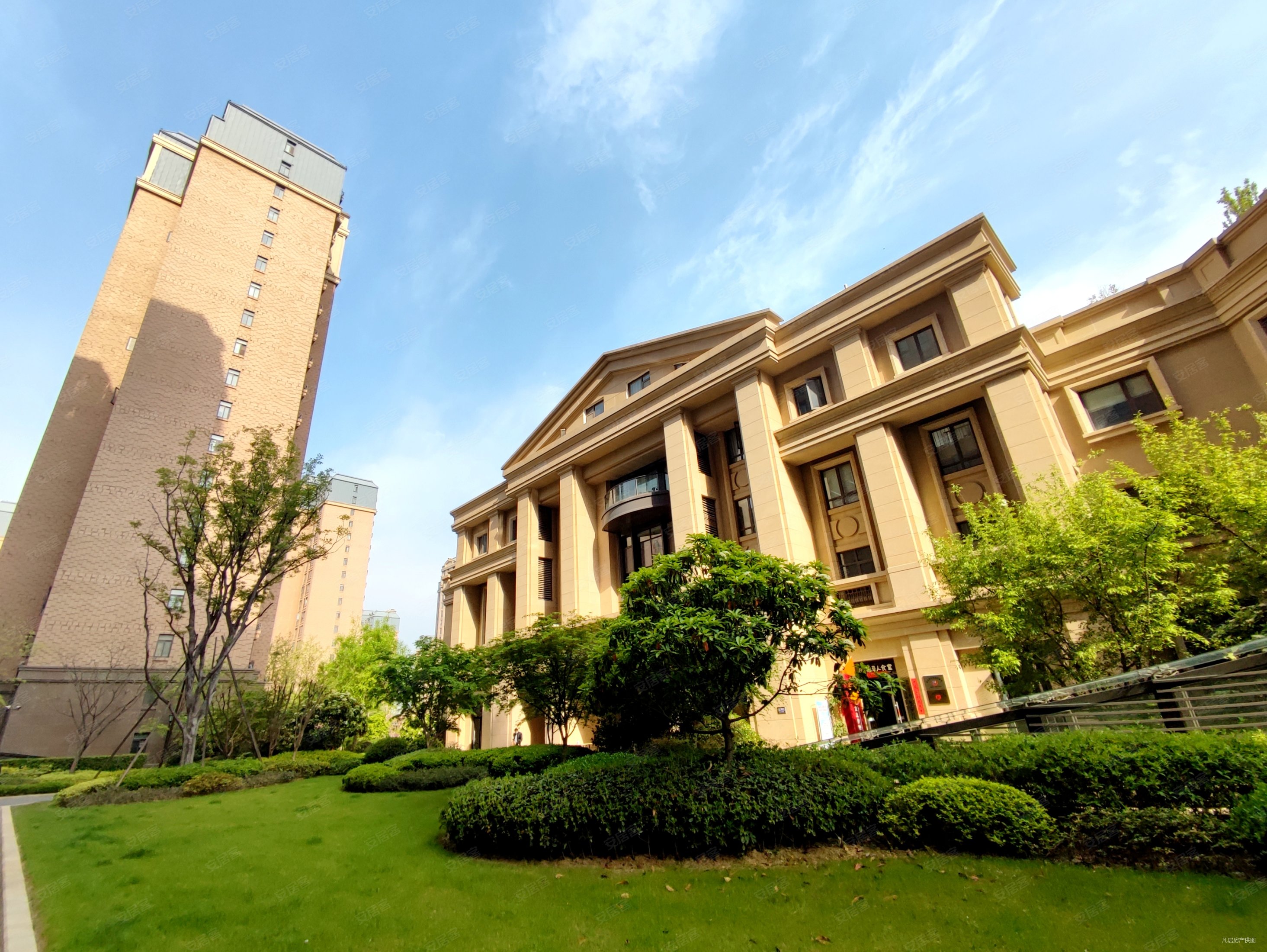 普罗旺世龙之梦东苑3室2厅2卫120㎡南北370万