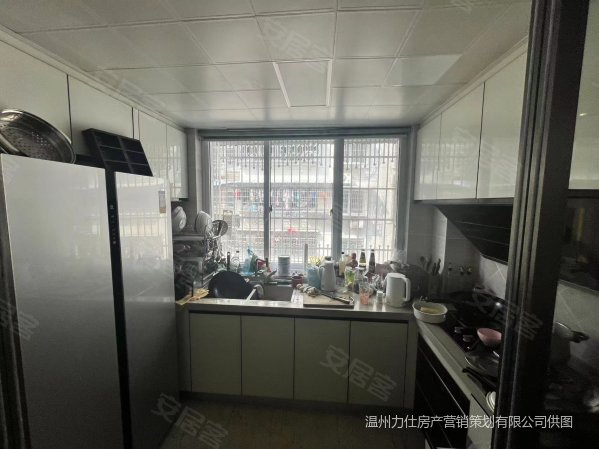 龙华小区3室2厅2卫125㎡南北157.5万