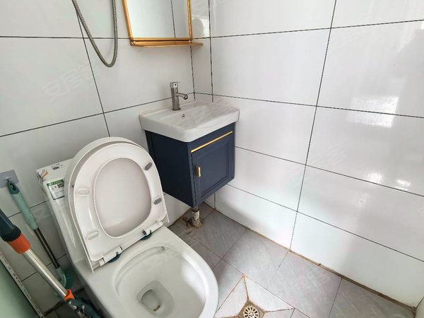 苏州高新区东渚龙景花园三区龙景三区 朝南原装主卧内独厨独卫出租 小区停车免费 包物业费出租房源真实图片