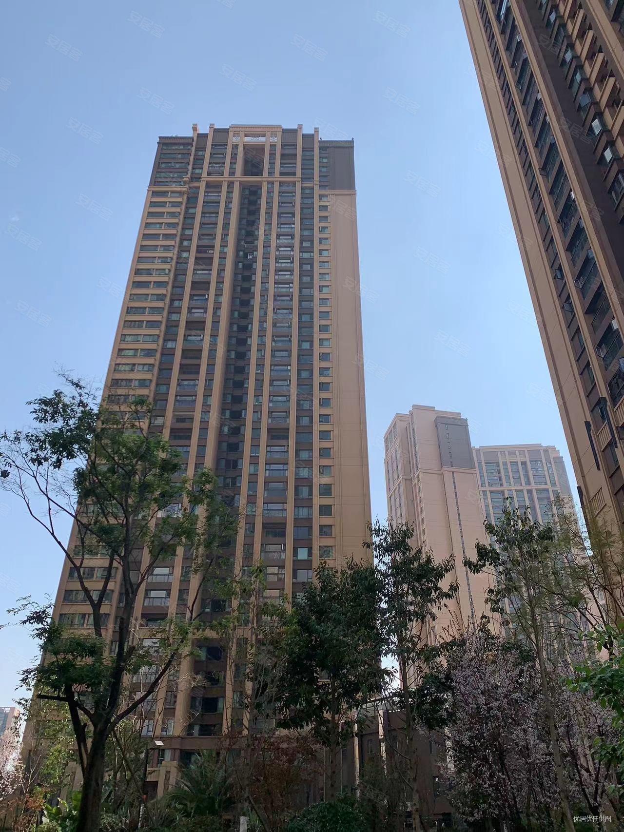 房东换房急售,海伦国际里约区二手房,128万,3室2厅,2卫,126平米-昆明
