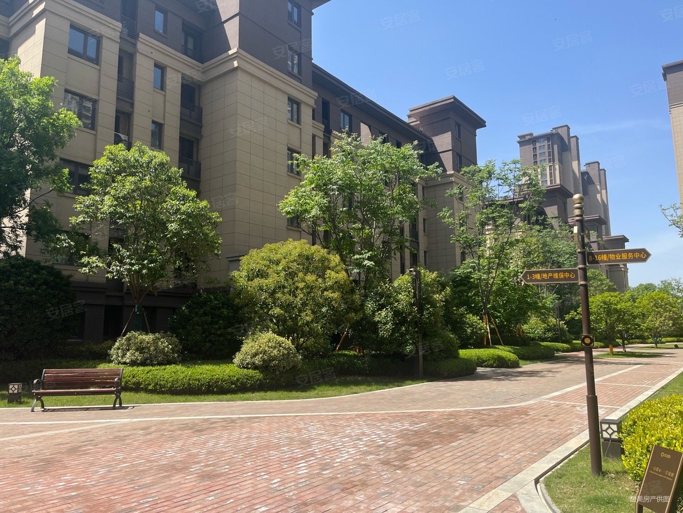 洛阳房产网>洛阳二手房>宜阳二手房>城区二手房>中骏雍景湾>