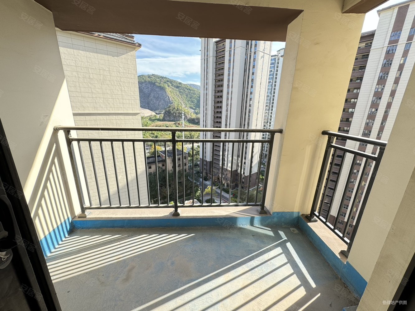 碧桂园磁湖半岛3室2厅2卫112.77㎡南北52万