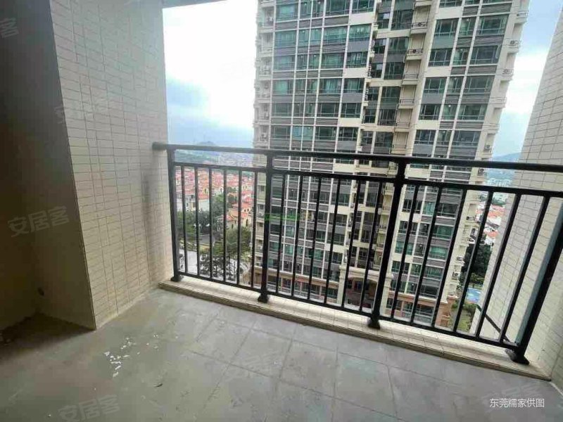 丰泰橡树溪谷 楼龄新 双卫格局 有电梯 正南朝向