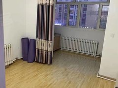 呼伦贝尔海拉尔河东地税稽查小区,年租14000.两室一厅一厨一卫,三楼。一梯一出租房源真实图片