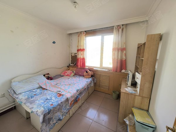 包头东河291医院和平路西小区牛桥街附近 和平路西小区中间楼层 出行方便 可以拎包入住出租房源真实图片