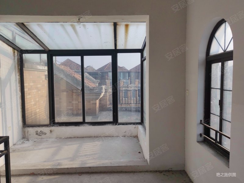 奥斯博恩联排边户无遮挡采光好适合改造大花园