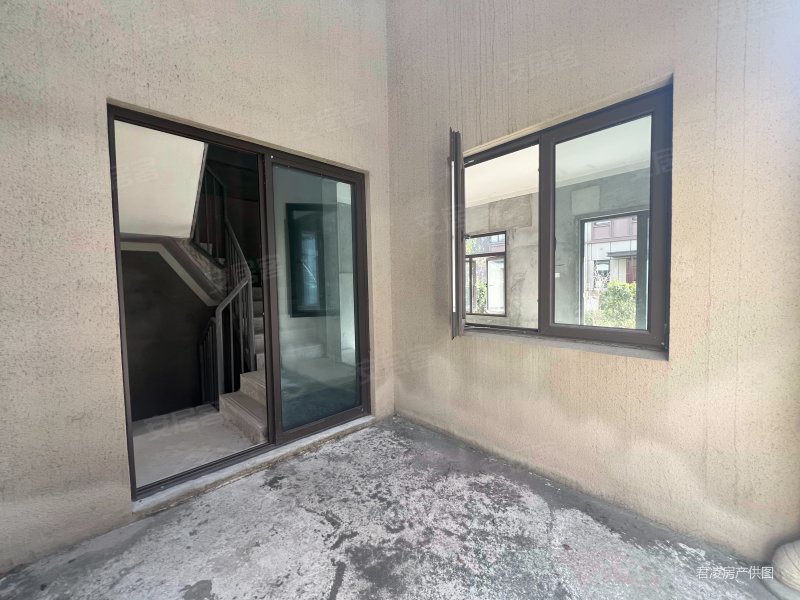 余姚漫悦湾(四期别墅)5室3厅4卫128㎡南北235万