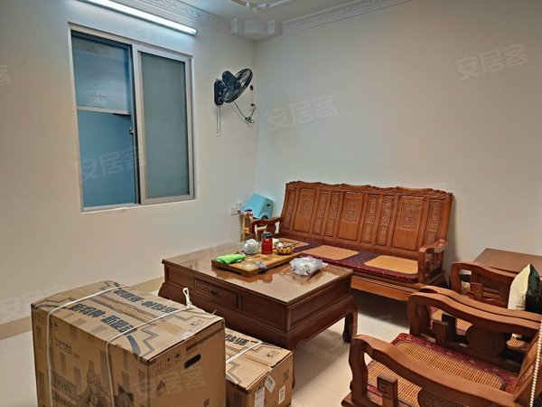 泉州安溪安溪万达广场东城丽景八小边 东城丽景,三房两厅两卫,1400包