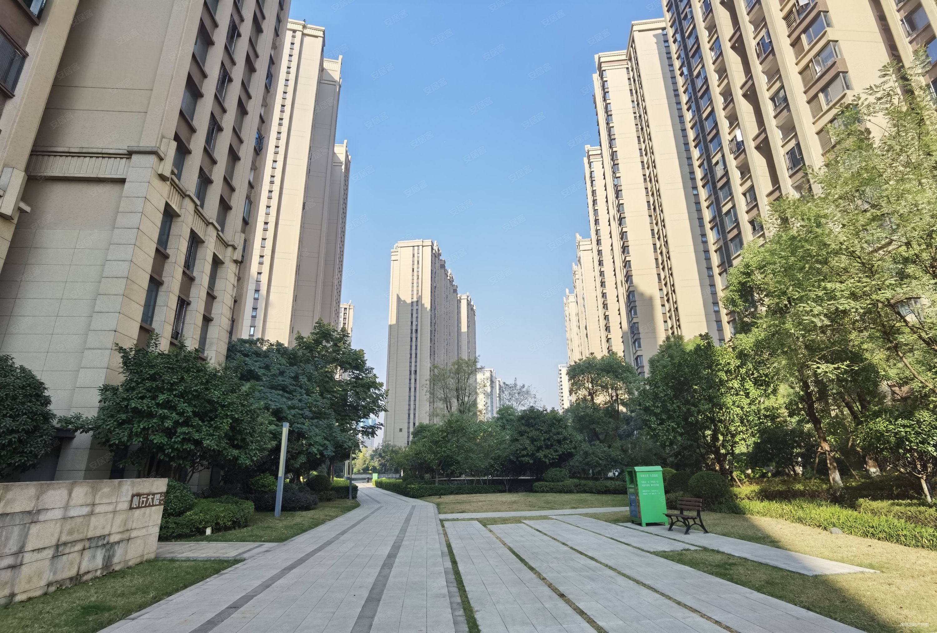 雨花武广新城阳光城尚东湾2房毛坯10楼朝南户型随时