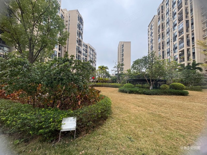 横琴后花园奥园天悦湾98平三房业主急售156万血亏50万