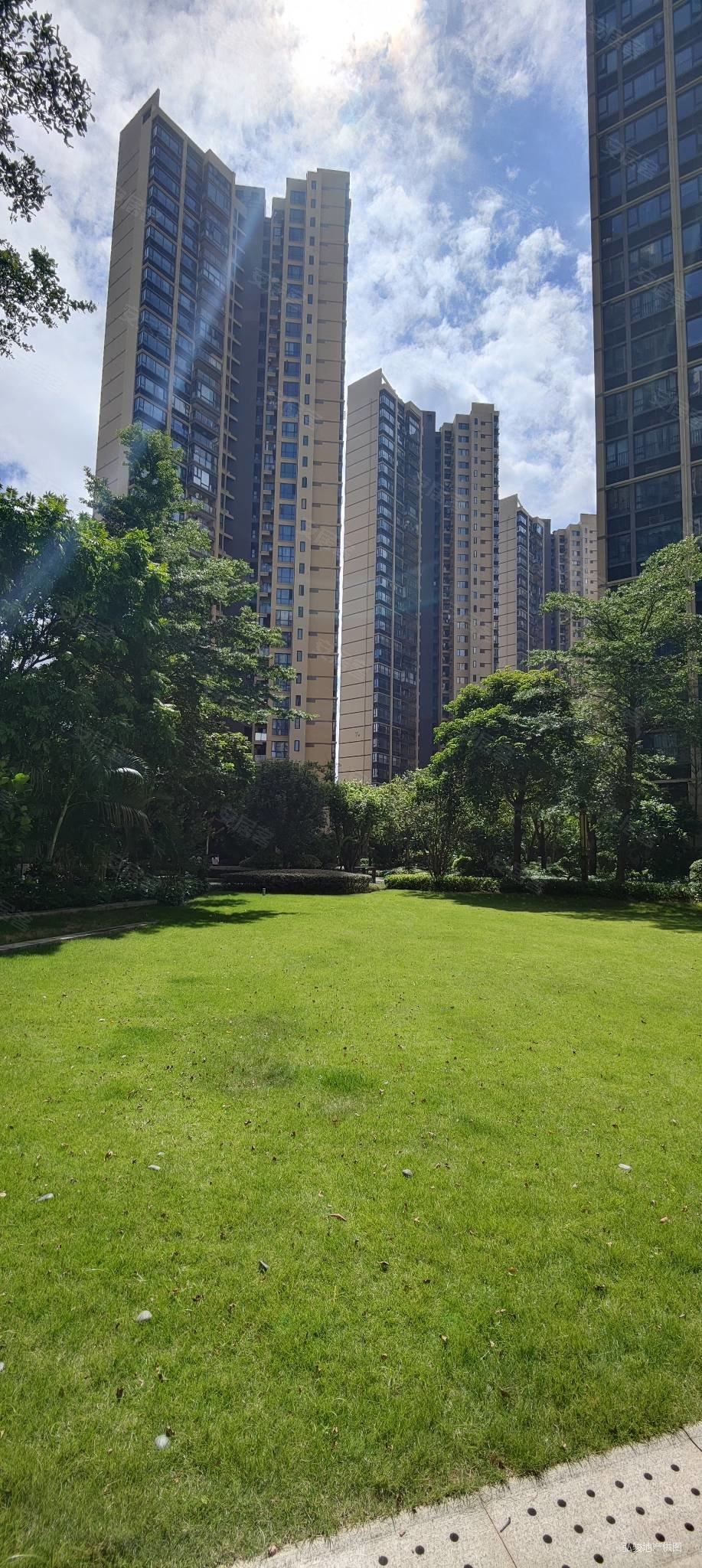 业主承担所有税费不靠路朝南看花园购灏景湾大三房