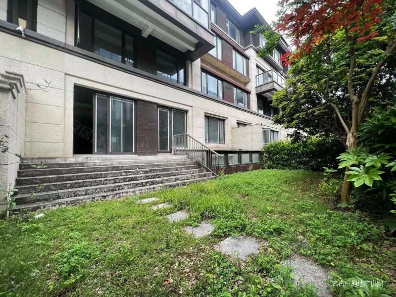 狮山脚下 原著花园 一二楼叠加别墅 南北大花园 送两个车位