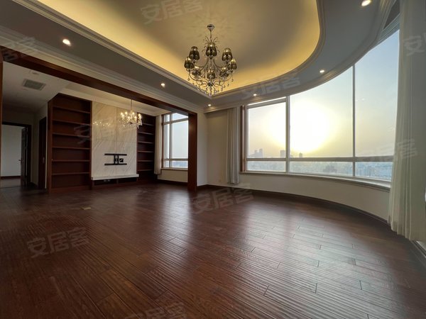 空中花园户型 三面观景 大客厅 棕榈泉泛海国际观湖出租房源真实图片