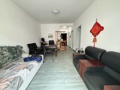 城北馨怡小区，小两居，简单家具，周边配套齐全，出行方便