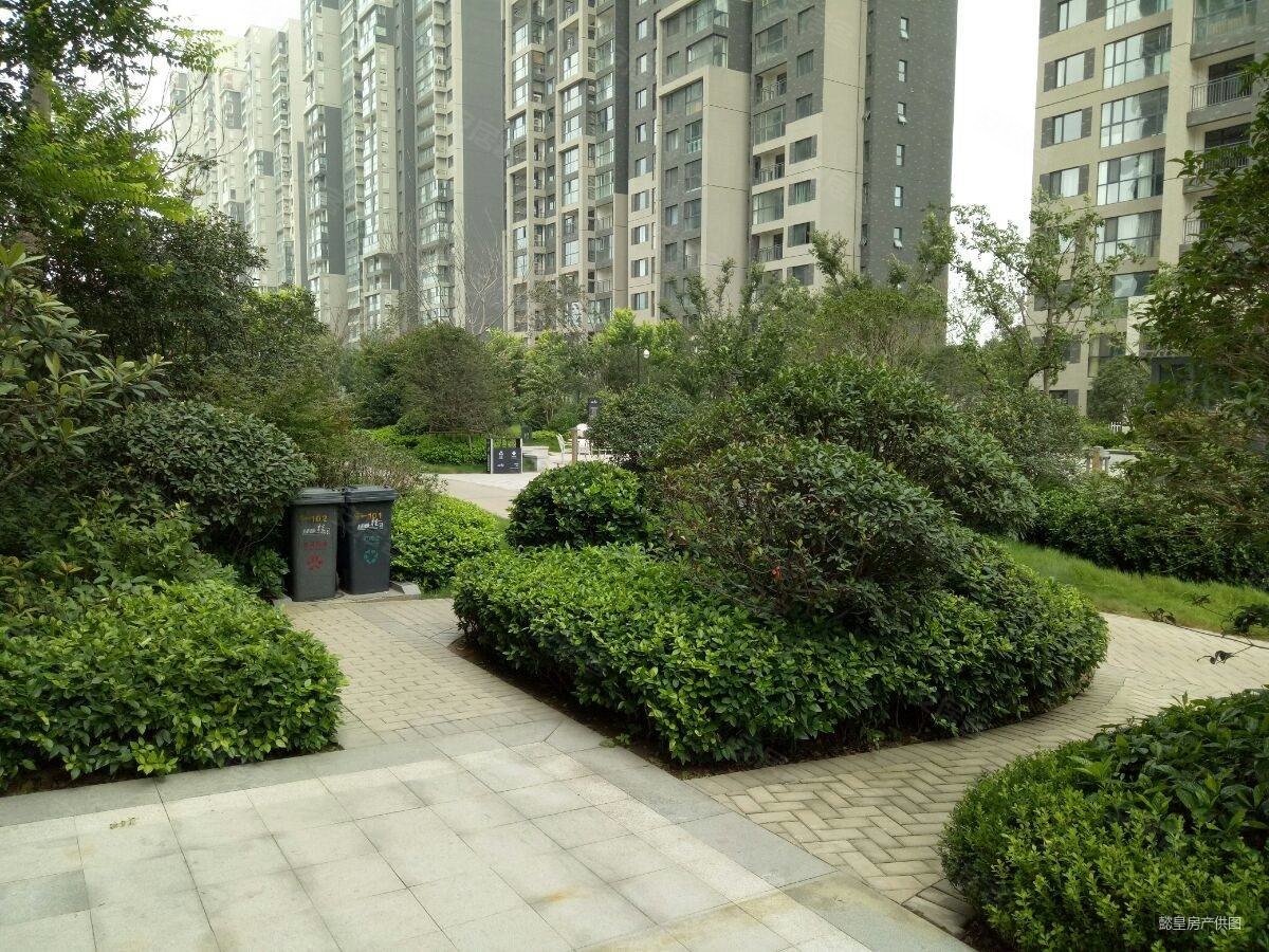 御景苑新装修大两室拎包入住