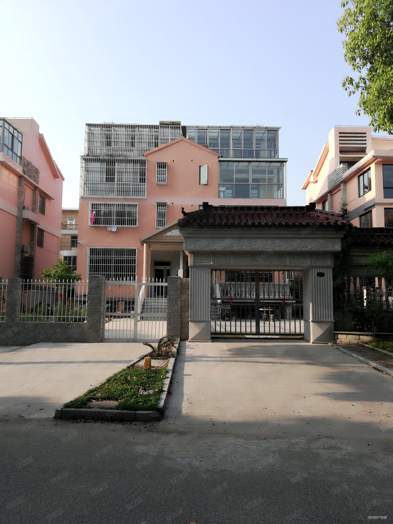 新出房源鸿禧山庄联排别墅全新毛坯带车库价格便宜急售