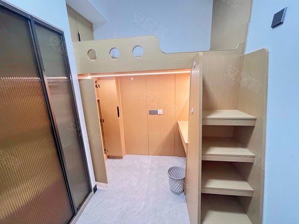 深圳南山西丽九祥岭西区西丽地铁口200米,精装小复式,价格实惠,公寓直