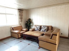 扬中扬中市区市中心惠民小区4楼3室2厅1卫中档年租13000元出租房源真实图片