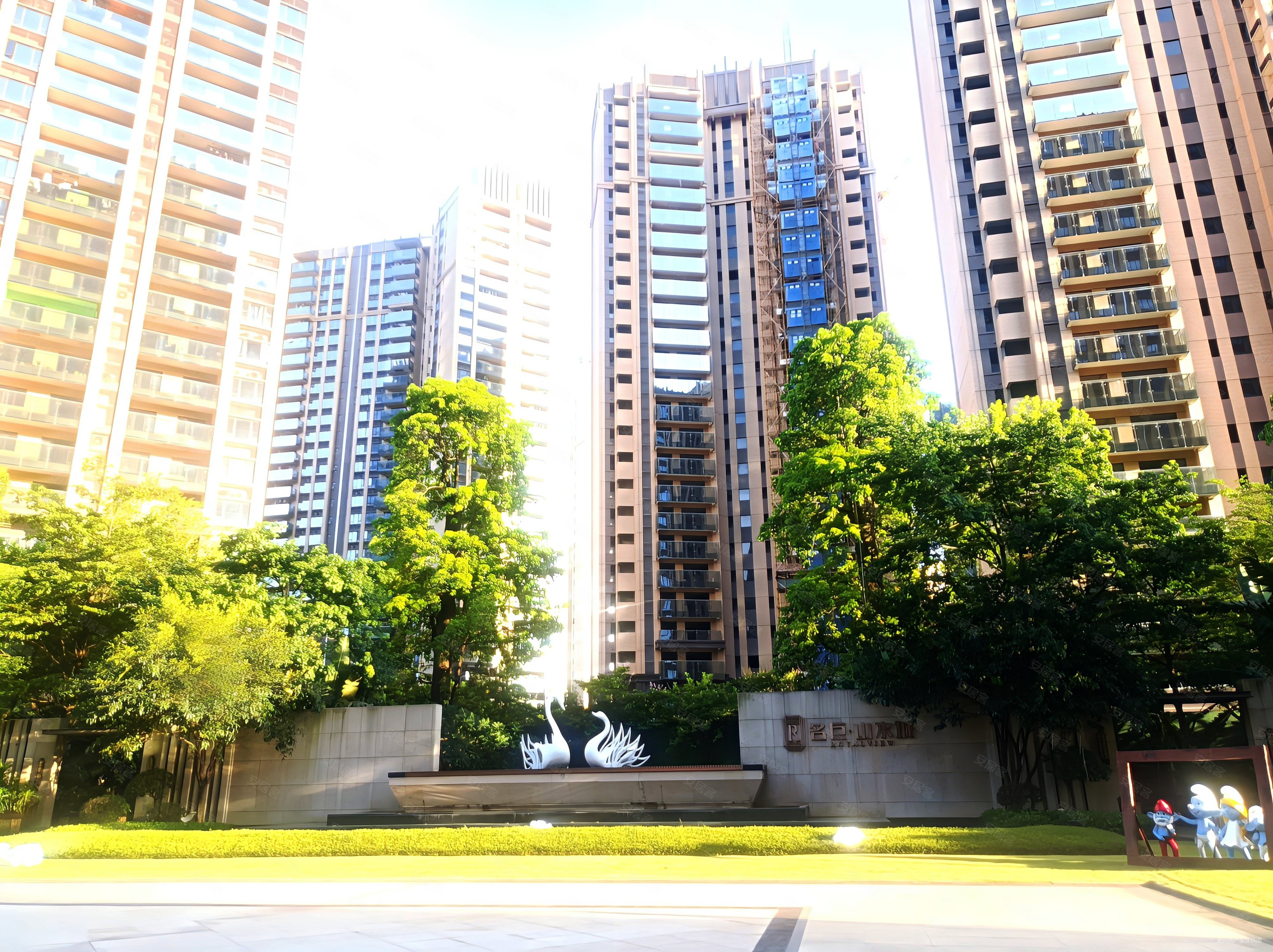 名巨山水城4室2厅2卫113.41㎡南北108万