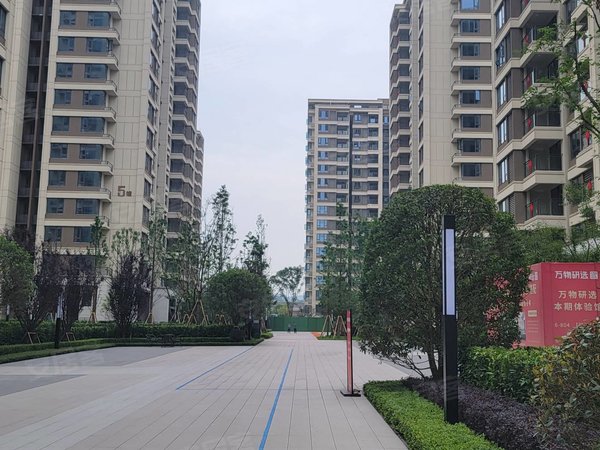 重庆北碚复兴万科四季花城三期水土轻轨住家两室,出租,全新出租房源