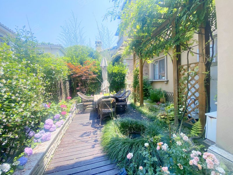 次新别墅地中海风格|领包入住绿城物业|淀山湖纳帕尔湾山庄