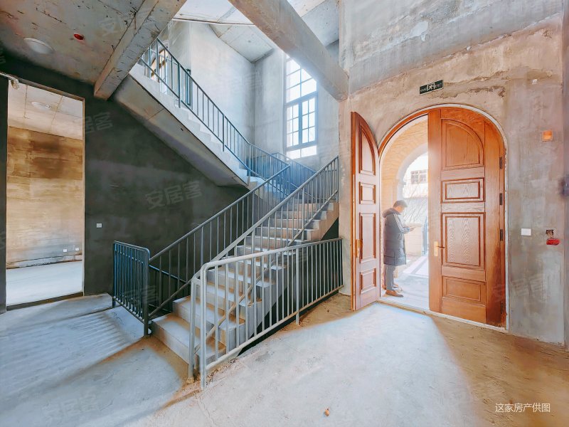 楼下沙滩 中央公园 区政府旁 鲁信半岛美庐 高端别墅小区