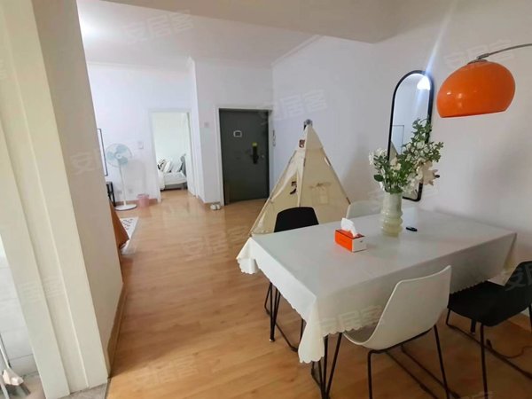 市中心五华区政府对面胜利堂广场旁省中医院后面电梯房精装