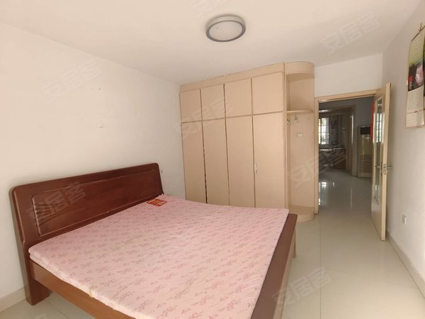 淄博临淄临淄一中华盛园华盛园一楼,两卧朝阳,精装家具家电齐全1200元