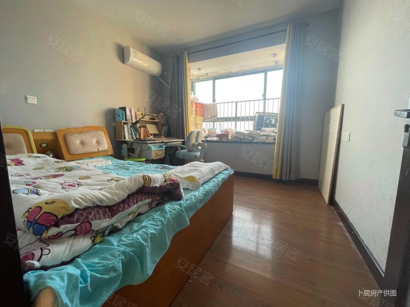 云庭公寓精装2室景观楼层边户采光佳空置随时看房