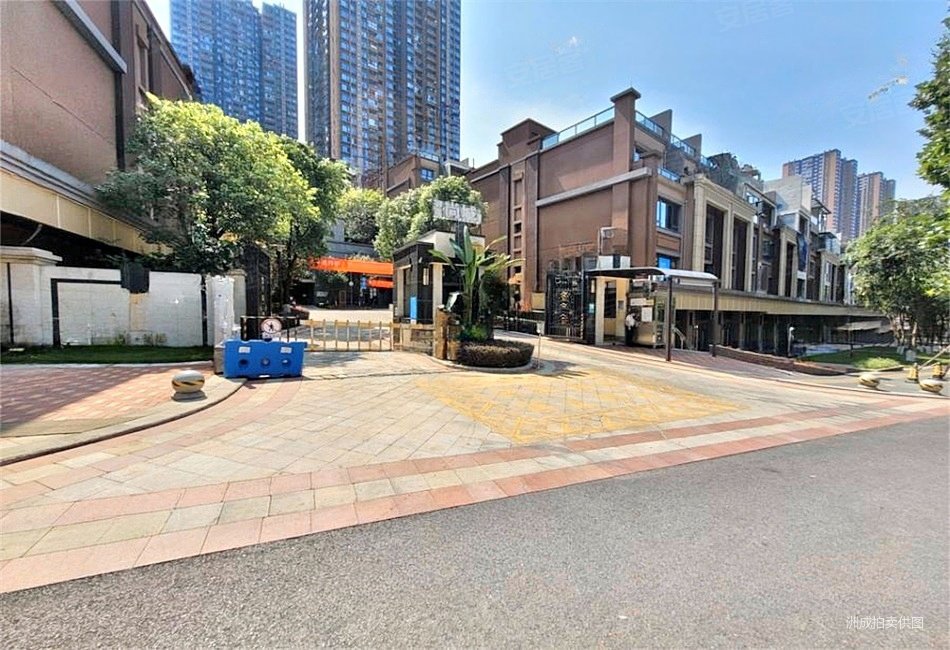 南滨路法拍和黄御峰四期出行方便近医院带电梯板楼