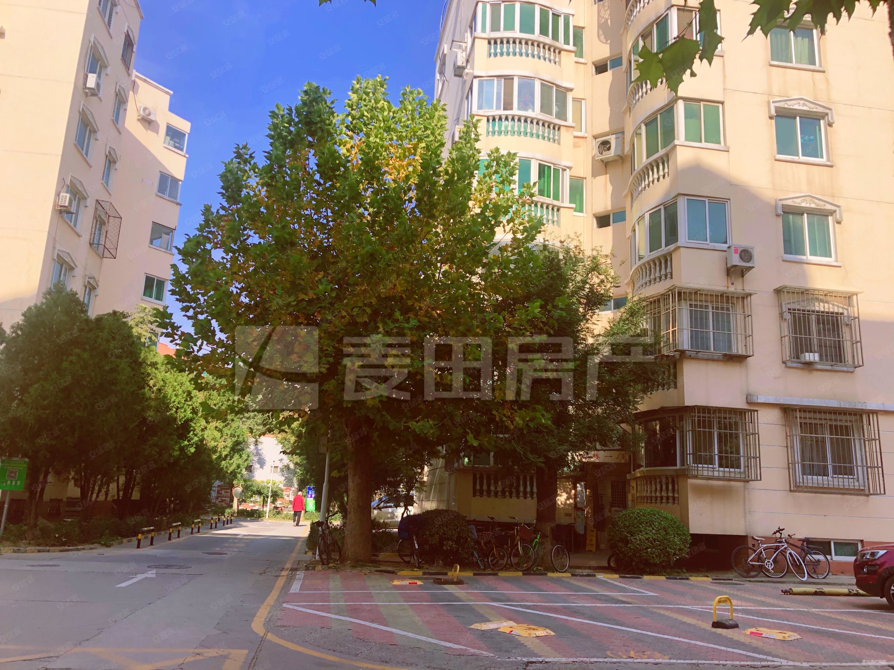 听涛雅苑102平南北两居中层满5年临地铁