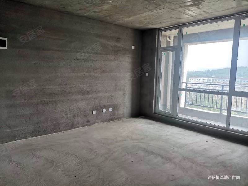 急 购房送4万 直接入住  送装修  户型板正  南北通透