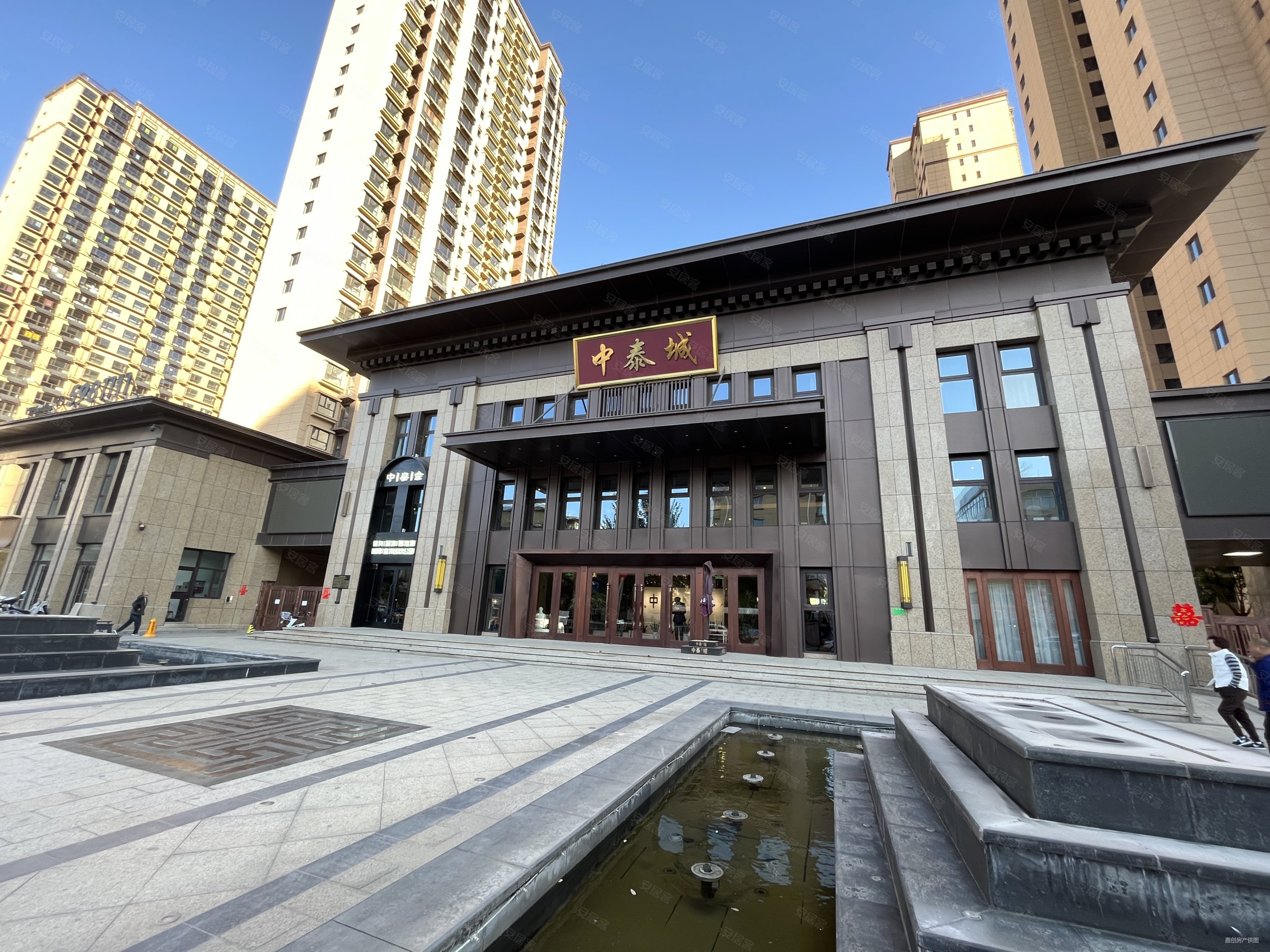 一楼带花园传奇中泰城电梯房118平大三居可贷款