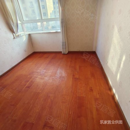 龙泉嘉苑3室2厅2卫125㎡南北54万