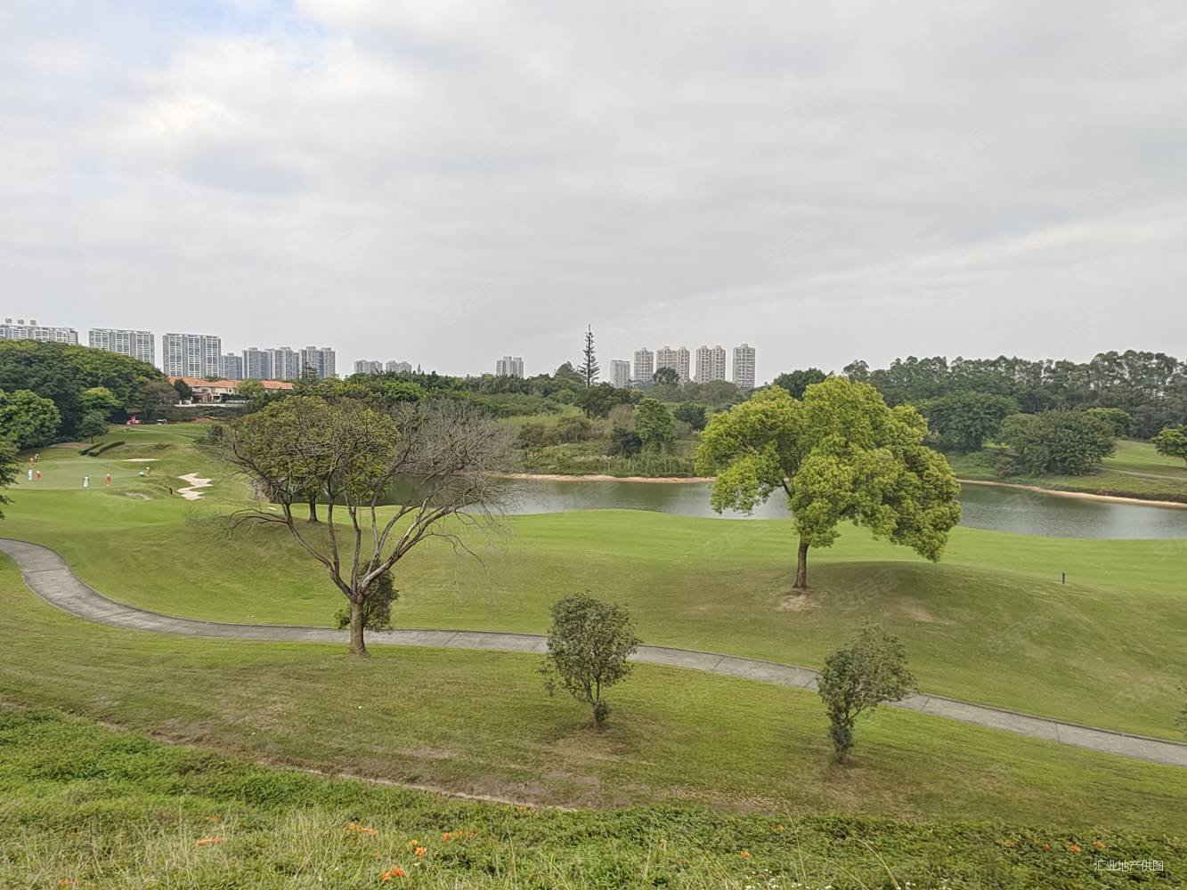 峰景高尔夫顶豪圈层区大别墅 占地1005平台湾业主急售