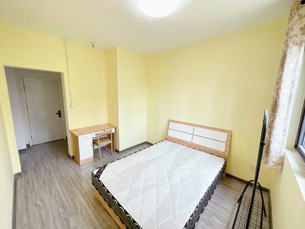 青岛城阳白云山公园澜公馆特价!主卧合租首租免一月房租!