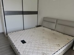 启东启东文峰大世界文峰大世界文汇新村，采光全天，简单装修，家电齐全拎包入住，包物业有车位出租房源真实图片