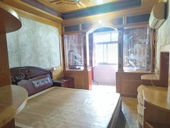 湖州南浔浙北大厦出租：梅月新村1楼，三室一厅一卫一厨，家电齐全，带小车库出租房源真实图片