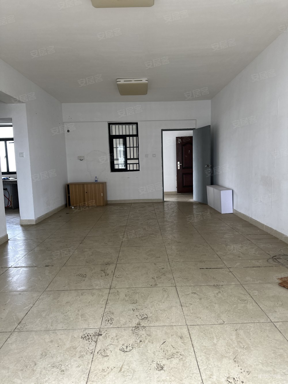 国兴大润发 盛达景都旁 盛贤景都 123平大3房189万高层