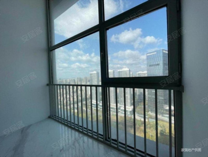 有地暖,现房地铁口!带装修loft复式!看房有钥匙,海月星湾