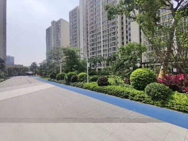 广州花都镜湖大道阳光城兰园翡丽湾阳光城106方南向4房品味装修温馨