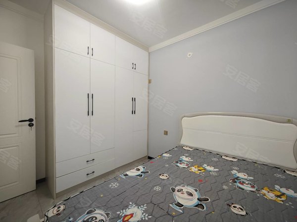 桂林七星毅峰路骖鸾路40-1号小区万达广场旁 骖鸾雅居小区 家电家具齐全 民用水电 拎包入住出租房源真实图片
