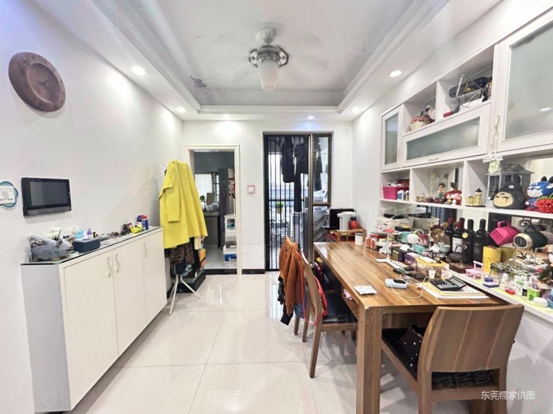 景湖荣郡 商业配套成熟 交通便捷 电梯房 医疗配套成熟