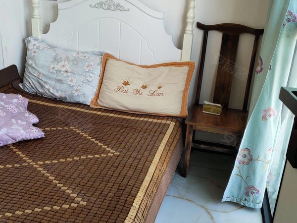 重庆大足大足城区豪洋k城吾悦广场附近未来窗旁精装房出租!