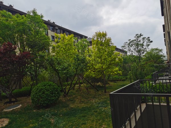 北京昌平沙河中海丽春湖墅中海丽春湖墅 地铁昌平线沙河站 小区环境